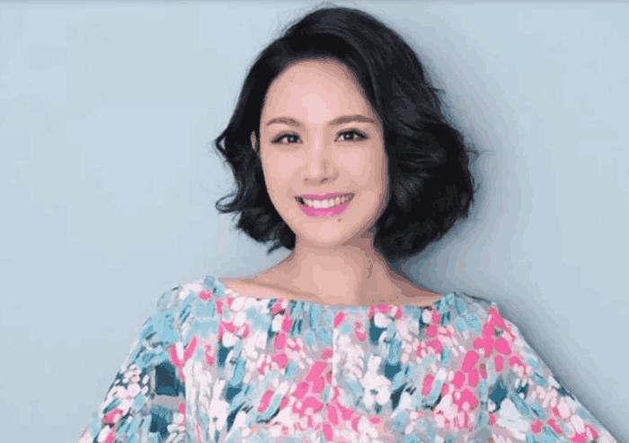 程莉莎说郭晓冬穿军装,郭晓冬老婆程莉莎衣服