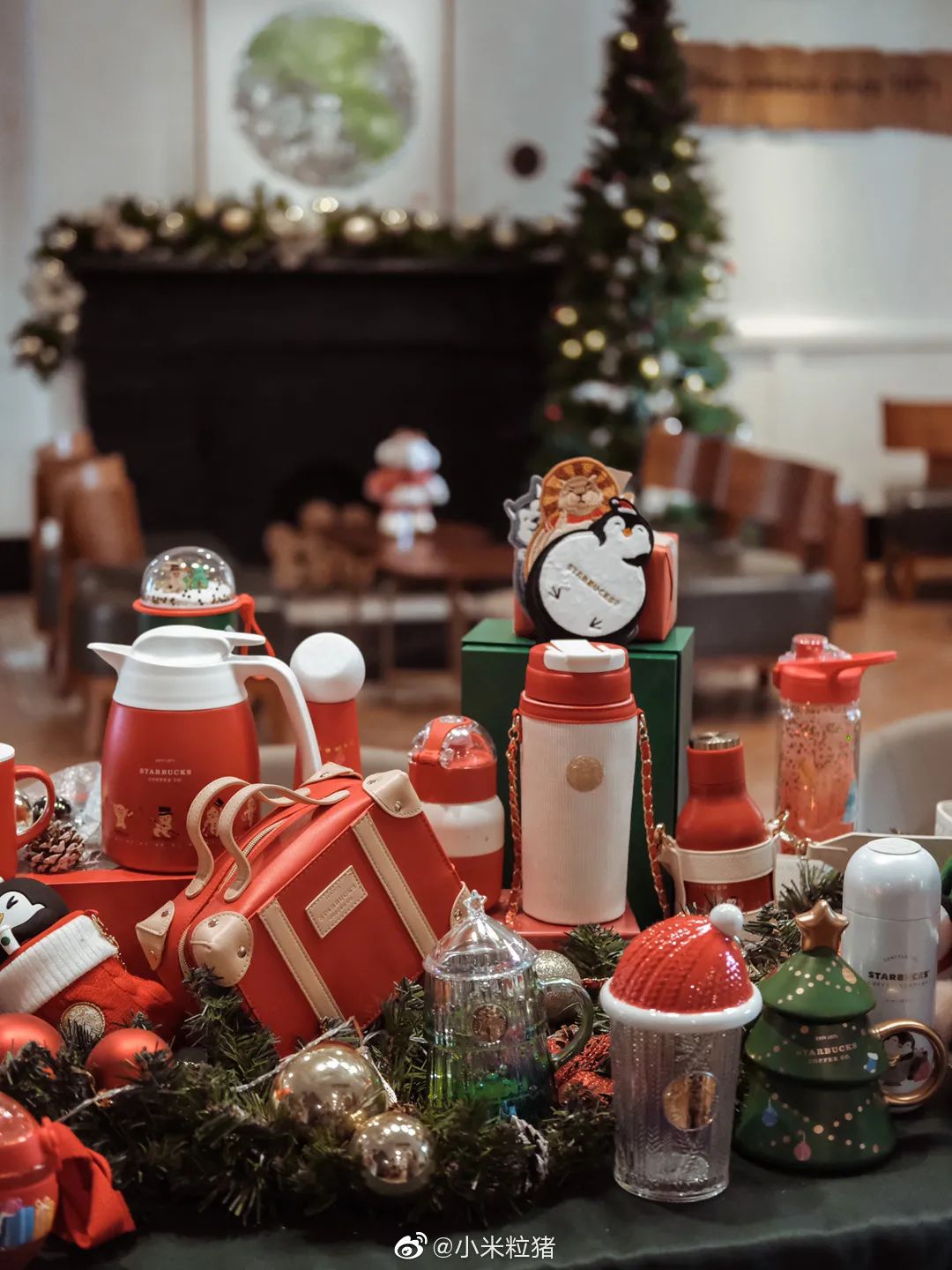 瑞幸星巴克圣诞新品,瑞幸圣诞咖啡杯包装