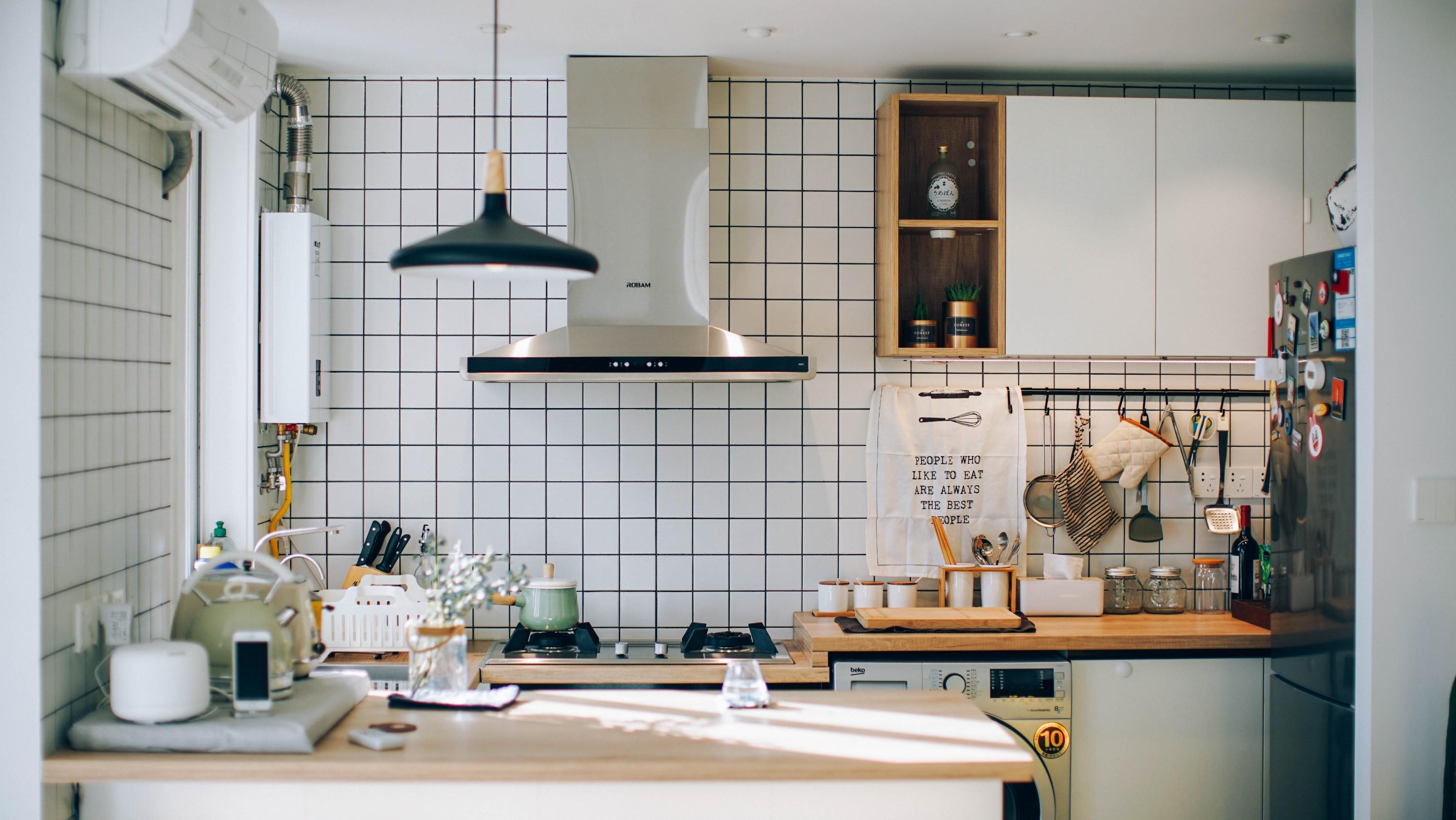 空调装在厨房有油烟怎么办,厨房油烟大怎么装空调