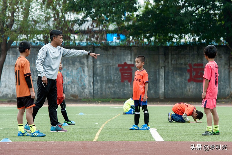 奔跑吧第二季足球少年,奔跑吧足球小将视频讲解