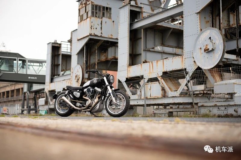 定制|一个23岁年轻人打造的哈雷1200运动者