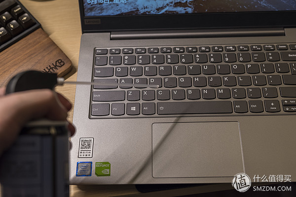 怎么清理笔记本电脑的灰尘,笔记本电脑太慢了怎么清理