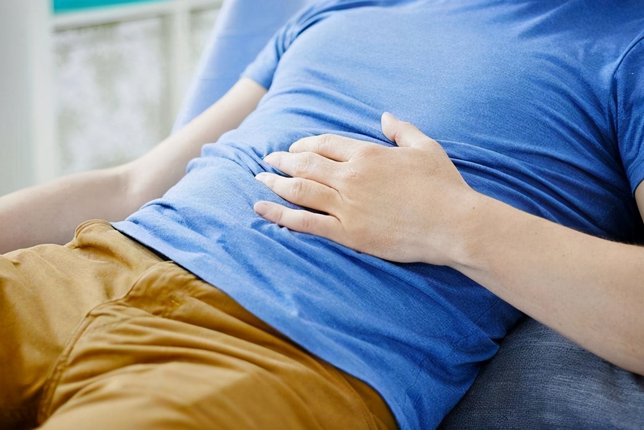 50岁的阿姨抽出“猪油血”，医生提醒：春节饮食要注意