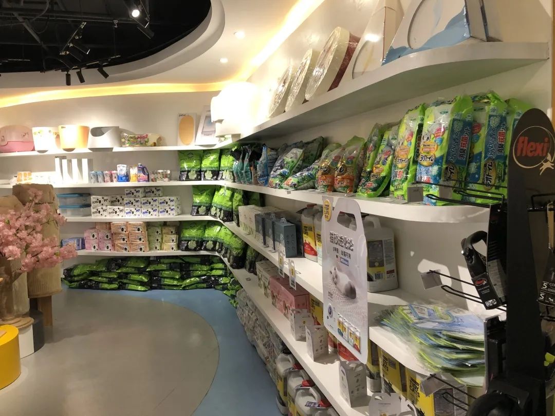 欢迎同行入内，这是一家为宠物店而开的宠物