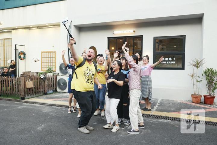 “鄞光溢彩”大V玉米喊你打卡鄞州“精特亮”系列行从东胜首发