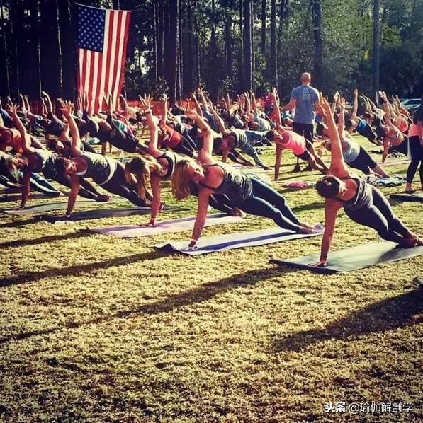 100张瑜伽图片大全,24张瑜伽照片模板最新