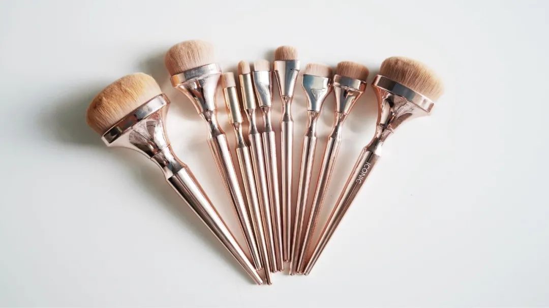 我终于找到比美妆蛋省粉100倍的宝藏刷子