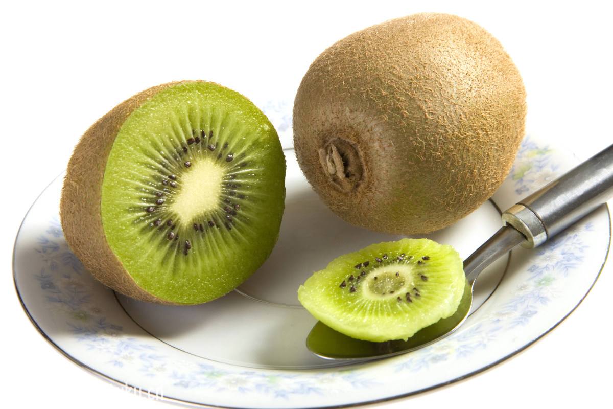 猕猴桃心发白是采摘时不熟吗,为什么买不到正宗的猕猴桃公树