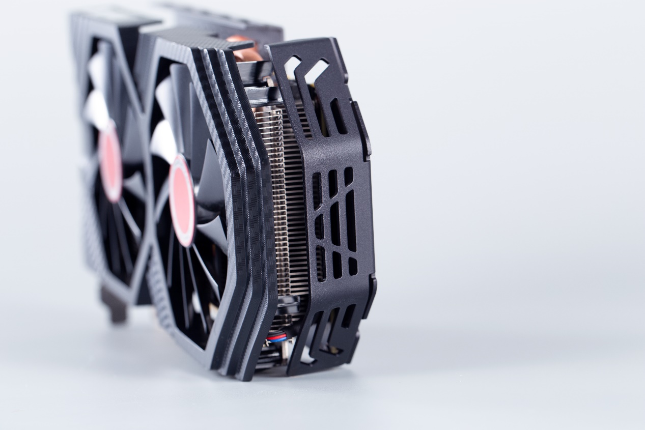 你如何评价amdrx590显卡,amdrx590相当于现在什么显卡