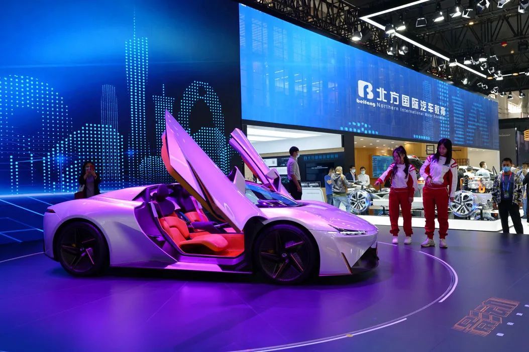 大专新能源汽车专业学啥,初中毕业去读新能源汽车专业好吗