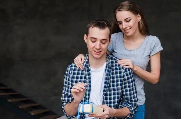 如何吃定一个男人最好的办法,如何吃定一个男人的最好方法