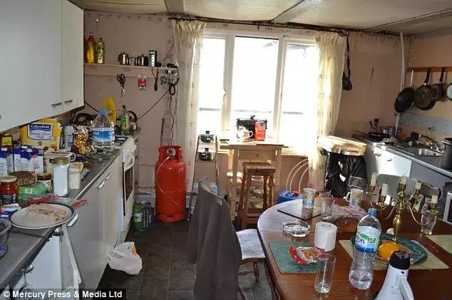 占着块荒地就敢建国？有*旗国**有宪法更有罪恶