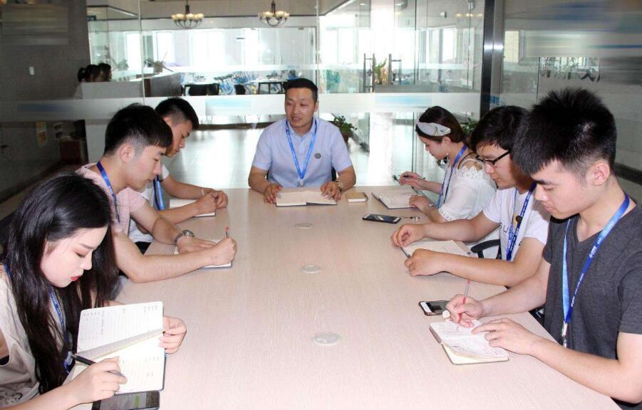 50岁以后干什么工作比较合适,什么职业可以顾家工作两不误