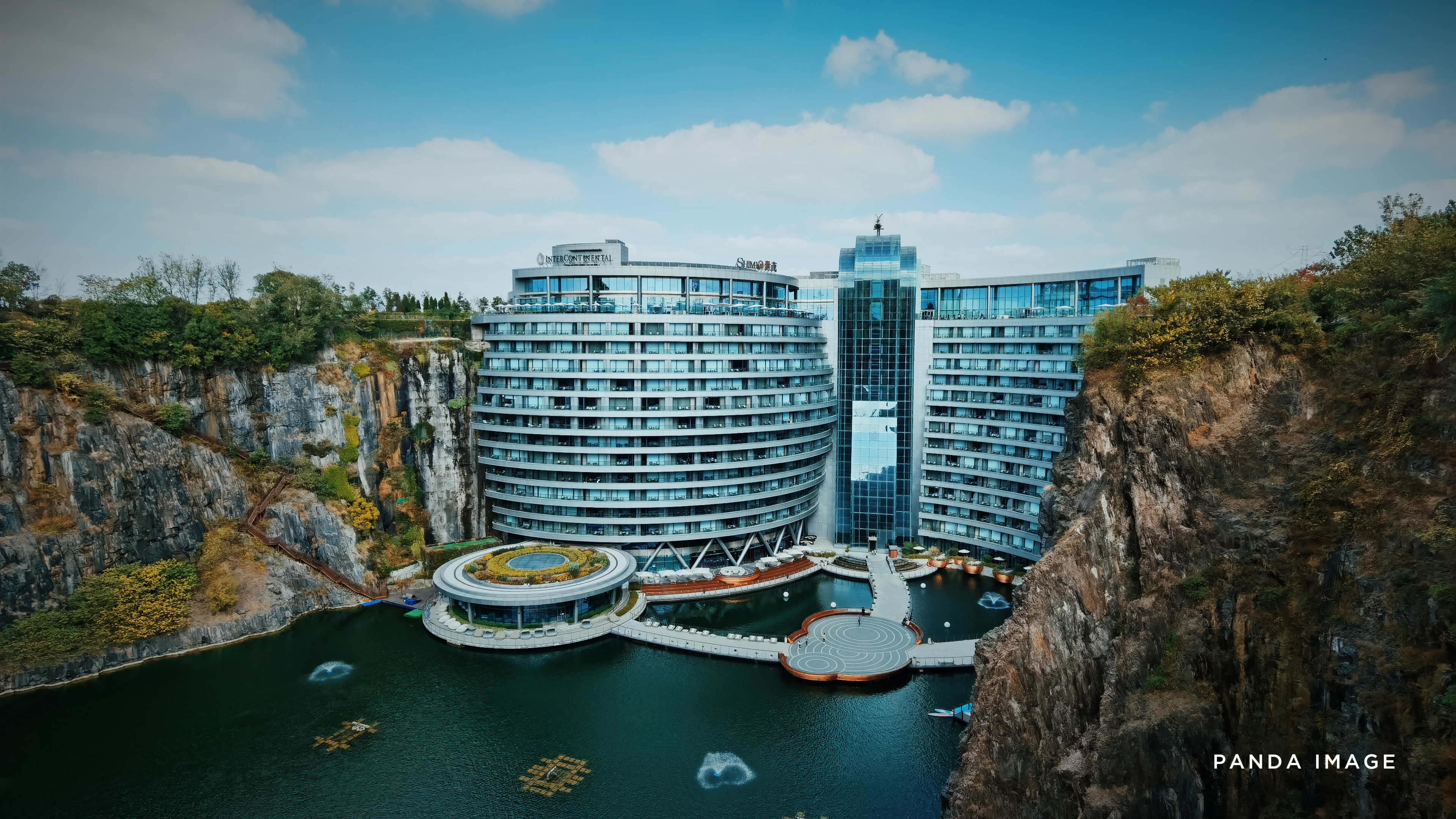 为什么深坑酒店被称为建筑奇迹,惊艳世界的深坑酒店