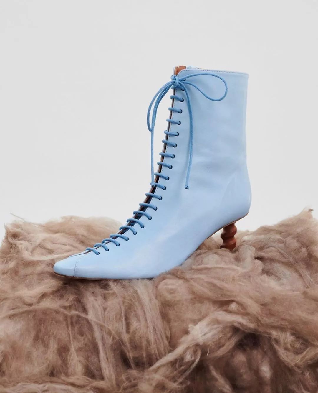 去年特别火的鞋,绑带鞋搭配图片选择这样穿更潮流