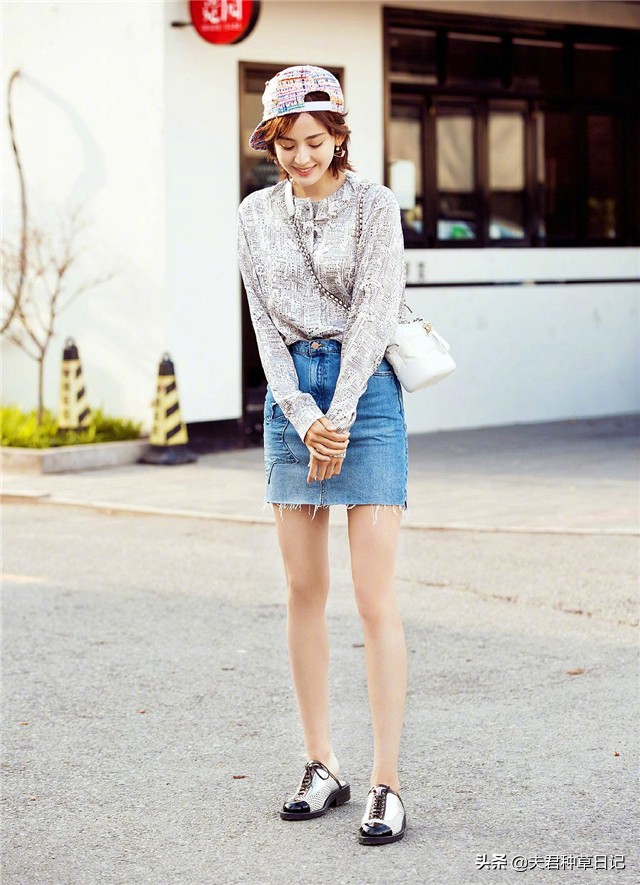 为啥好多女人都不穿高跟鞋了,适合现在穿的小白鞋