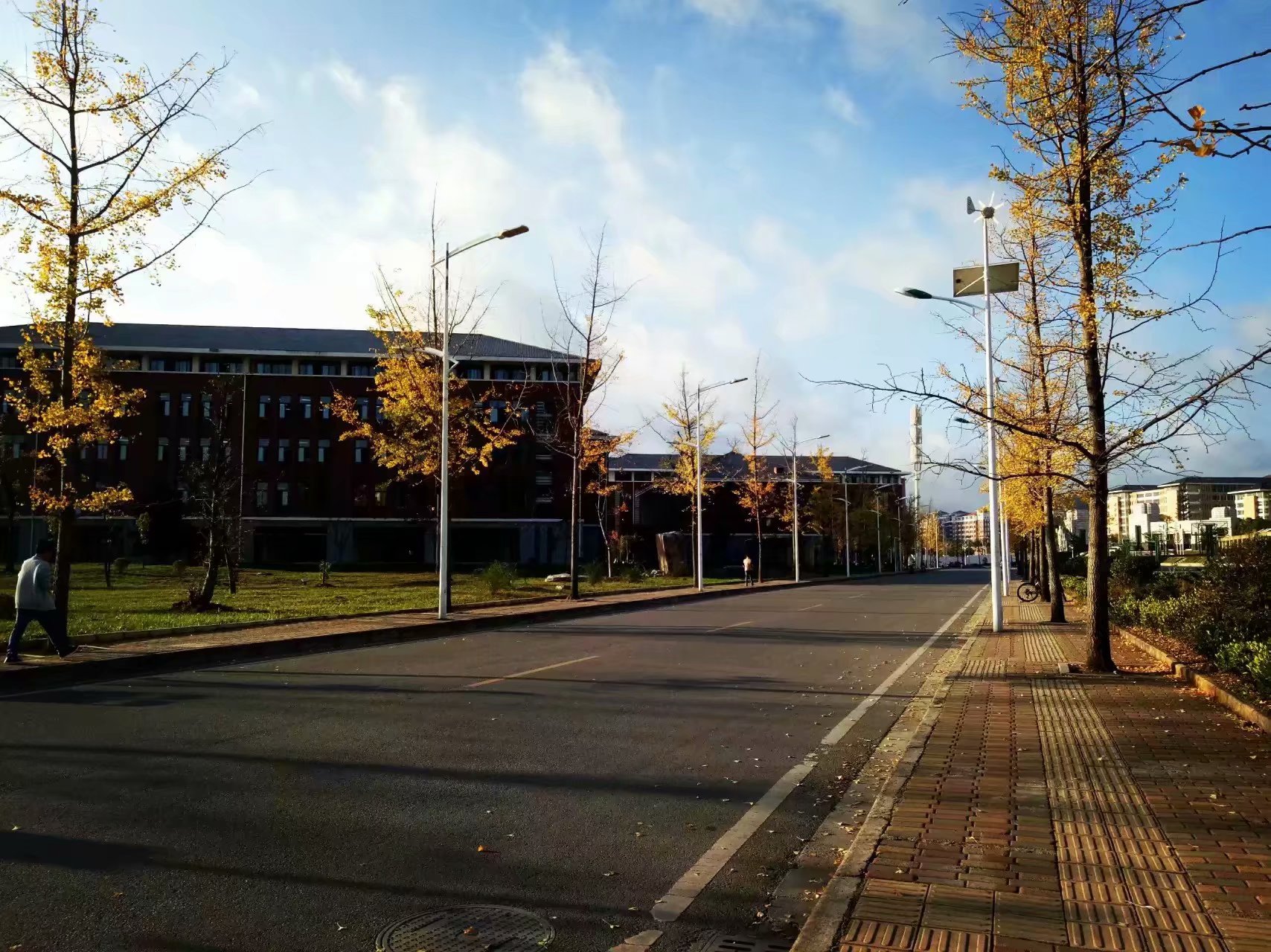 那个参加法国界外艺术交流和捐赠700万的夜郎谷究竟是怎样的呢？