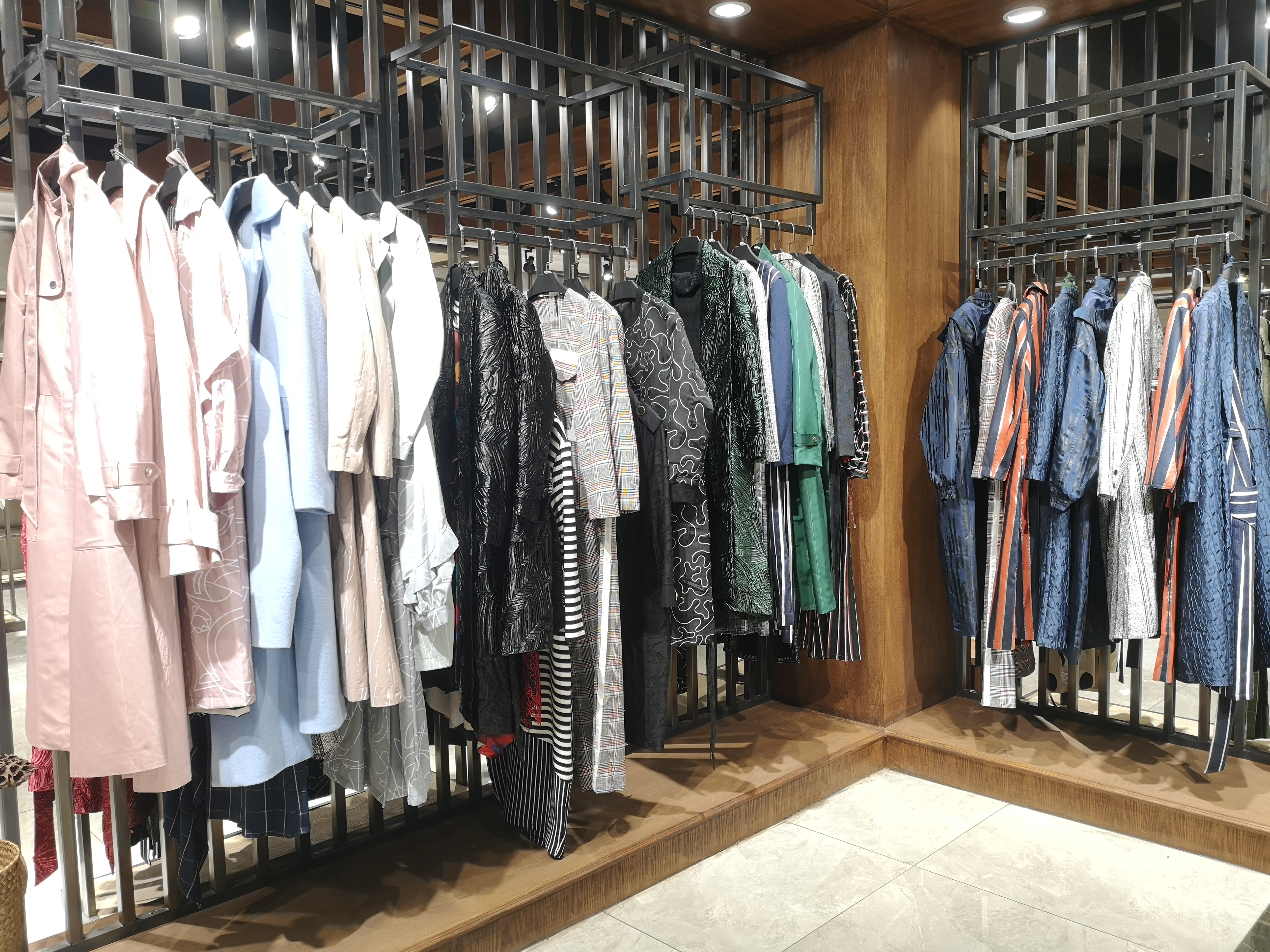 实体女装店进货渠道,女装品牌尾货批发市场进货渠道