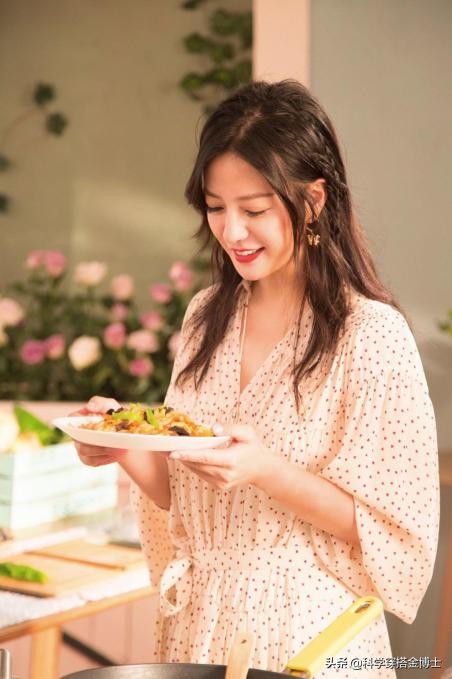 脖子太短不美观怎么办,脖子短穿啥也不好看