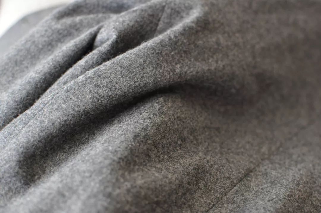 高级感法兰绒,法兰绒营造出属于绅士的冬日感性