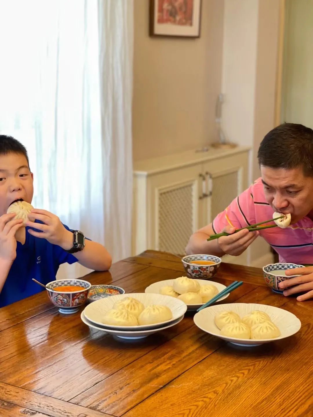 文怡姐家的“同款菜单”来喽！一睹男生宿舍的吃播现场