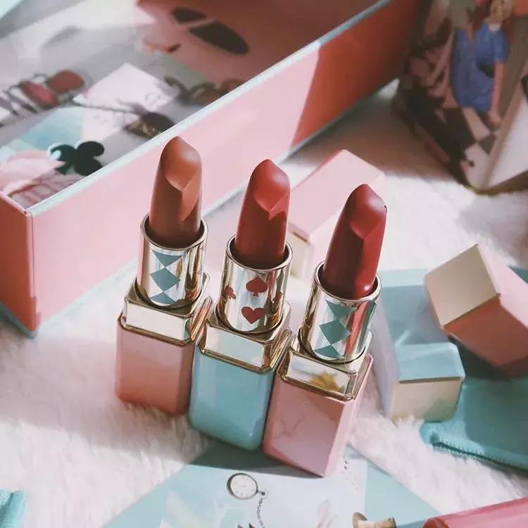 新手彩妆练习,怎么测试适合自己的彩妆