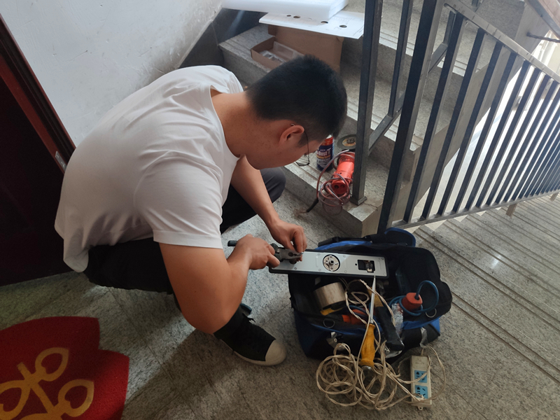 支持远程开门临时密码智能锁,智能密码锁怎样使用门卡开锁