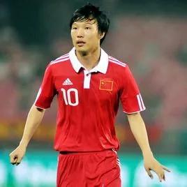 国足历史上最厉害的三个球员,国足最强的十大球员