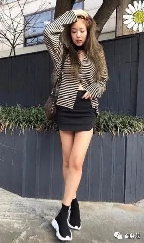 权志龙和jennie约会穿什么鞋,权志龙与jennie的穿搭