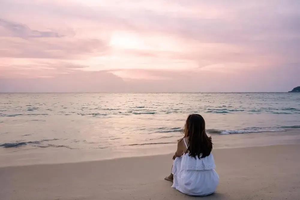 女人长得不好看却嫁优秀男人,女人不漂亮男人会爱吗