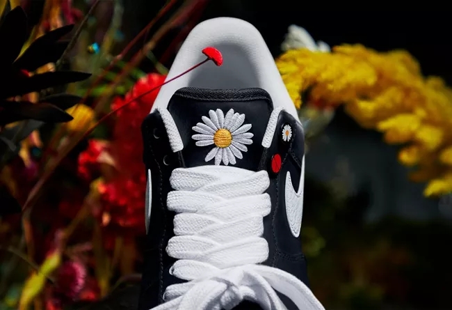 他来了!带着一双要破万的联名款