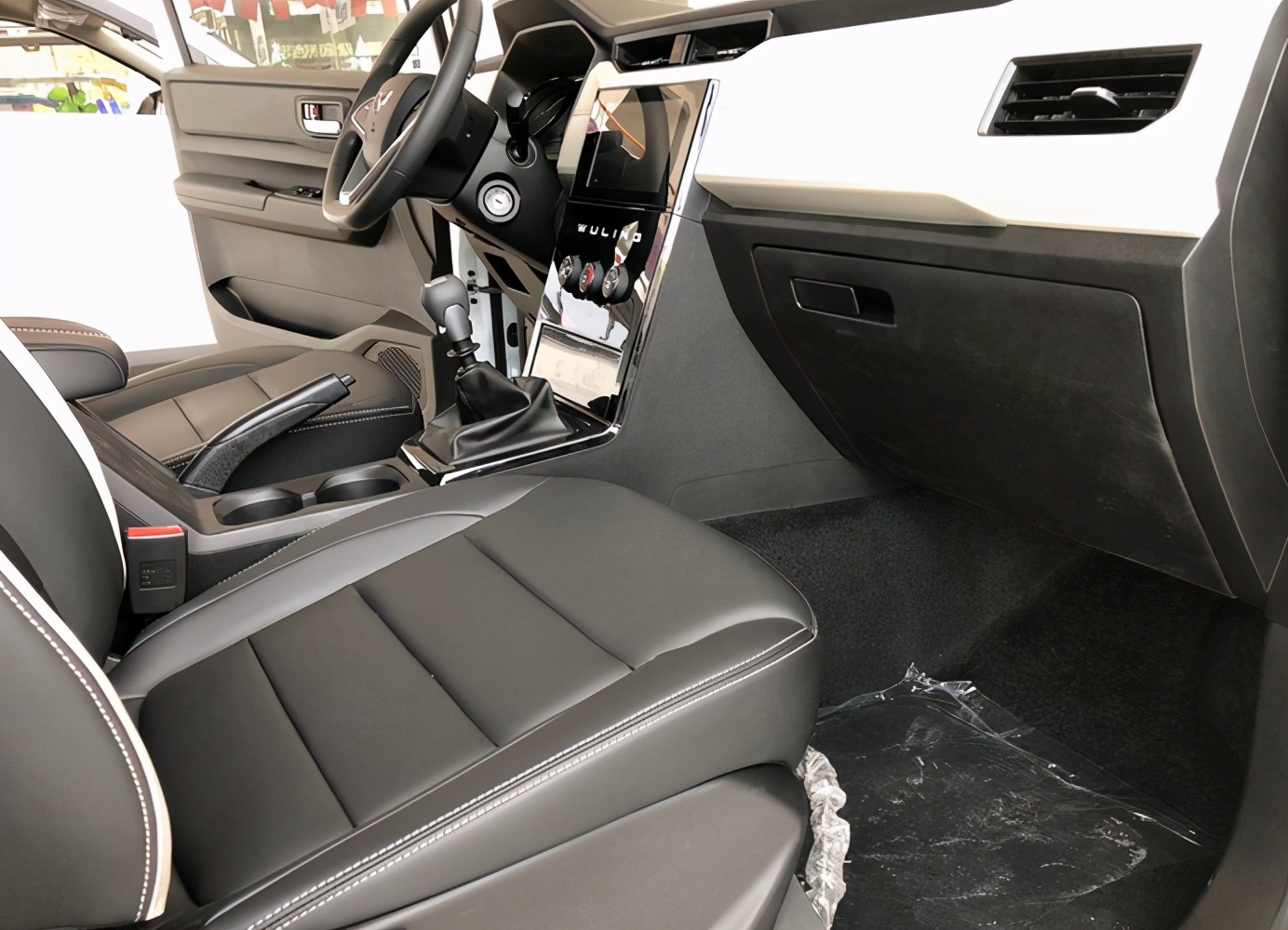 7万多的五菱宏光,七座的最新款高配宏光