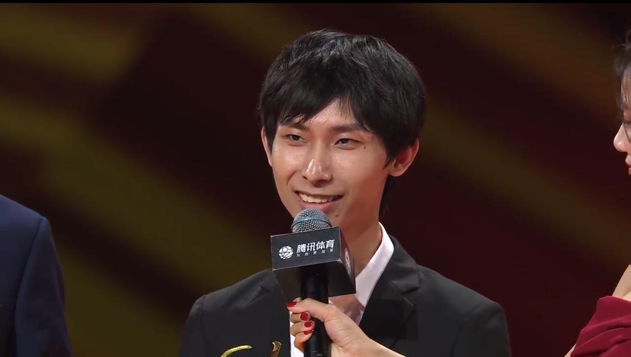 kplag超玩会梦泪觉得决赛谁会赢,kpl职业联赛ag超玩会梦泪登场