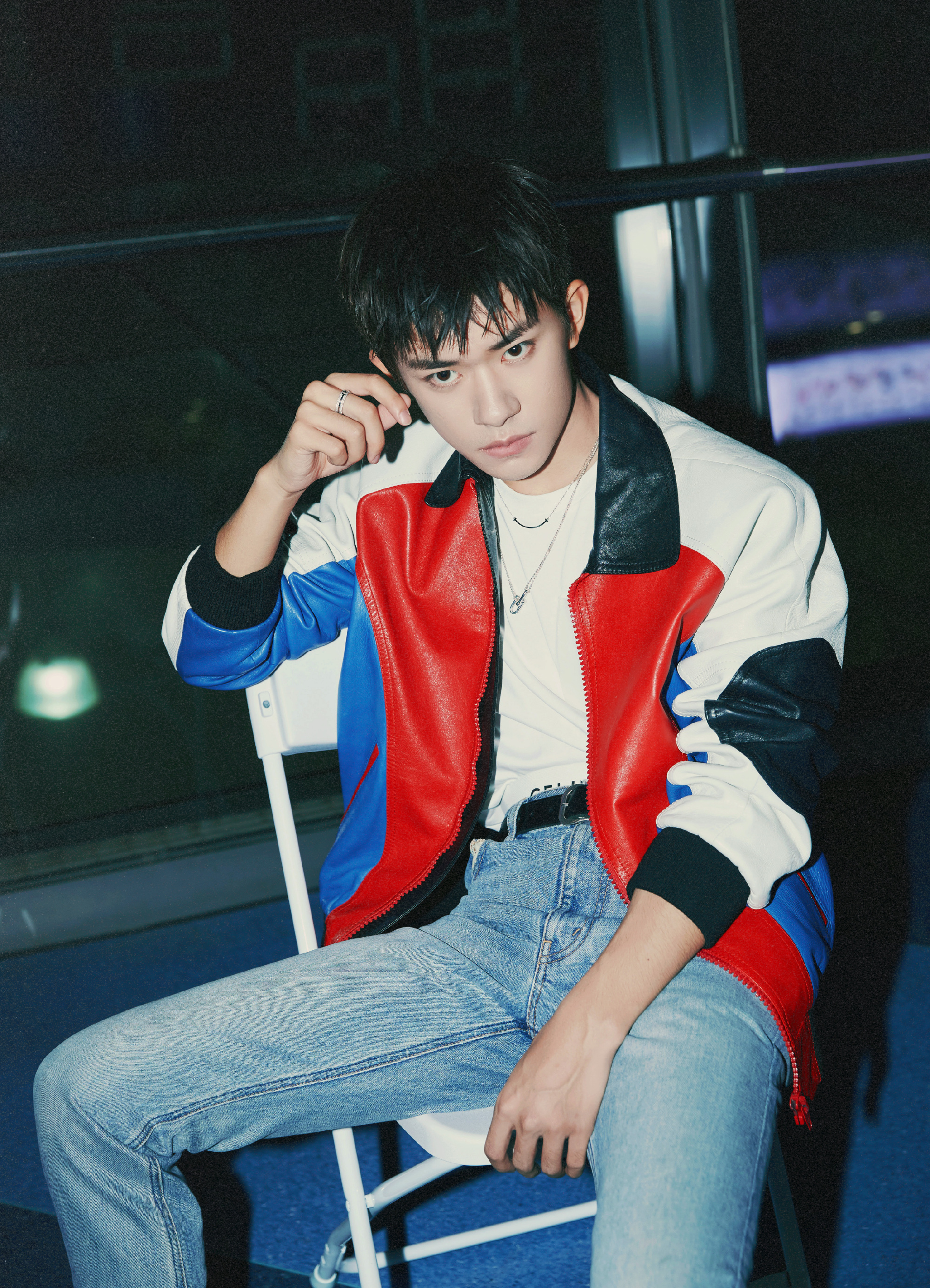 易烊千玺肖战顶流之争,易烊千玺顶胯跳舞视频合集