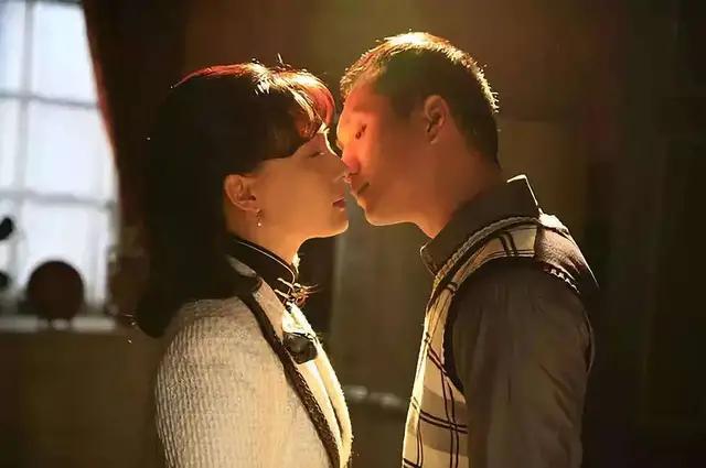 张爱玲倾城之恋隐藏你的气质,张爱玲因为自卑错过的爱情