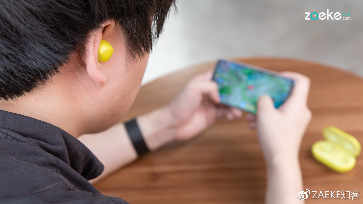 三星galaxybuds发布会,三星超广角有点歪