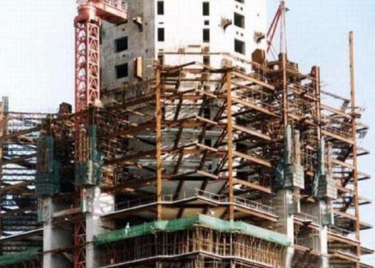 上海金茂大厦总造价是多少,上海中心大厦与金茂大厦的对比