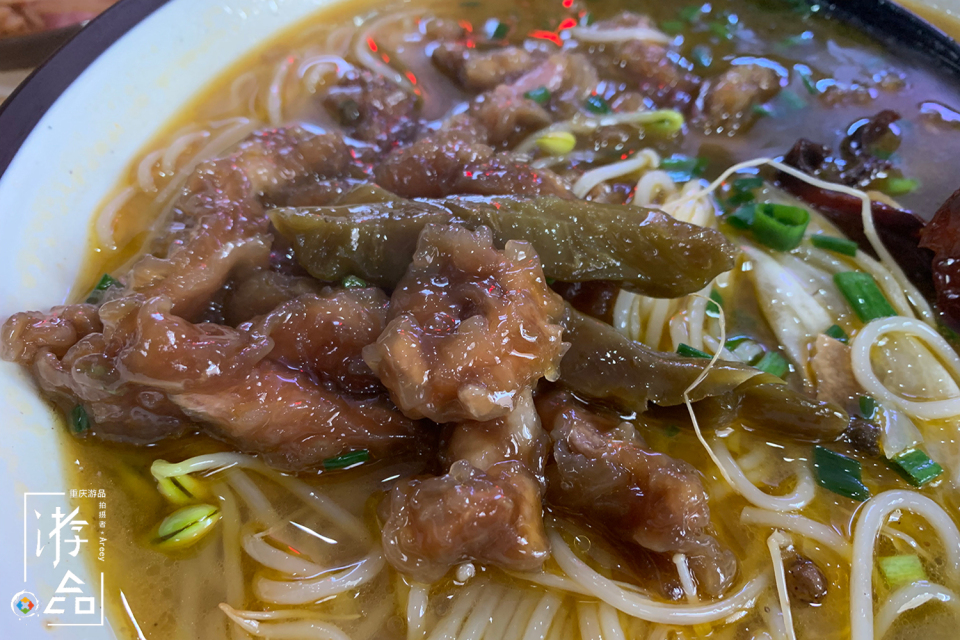 我做的滑肉白里透粉,外面卖的却发黑,做滑肉到底该不该放酱油?