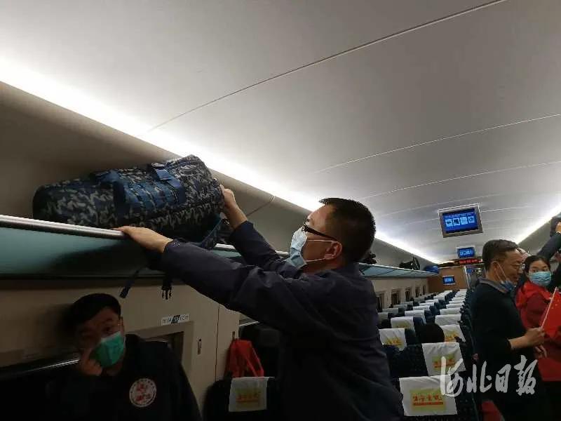 河北确诊病例继续0增长！唐山市丰润区人民医院发布一境外输入病例相关情况，15位河北英雄自神农架星夜凯旋