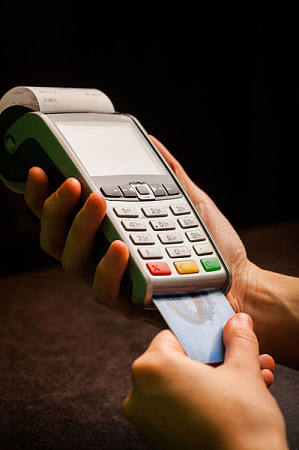 信用卡负债被起诉,信用卡逾期后起诉怎么解决