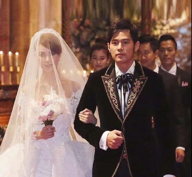 昆凌为何如此在意侯佩岑,昆凌和侯佩岑谁更好