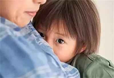 孩子胆小怎么办五种方法搞定,孩子在陌生的环境胆小太过拘谨