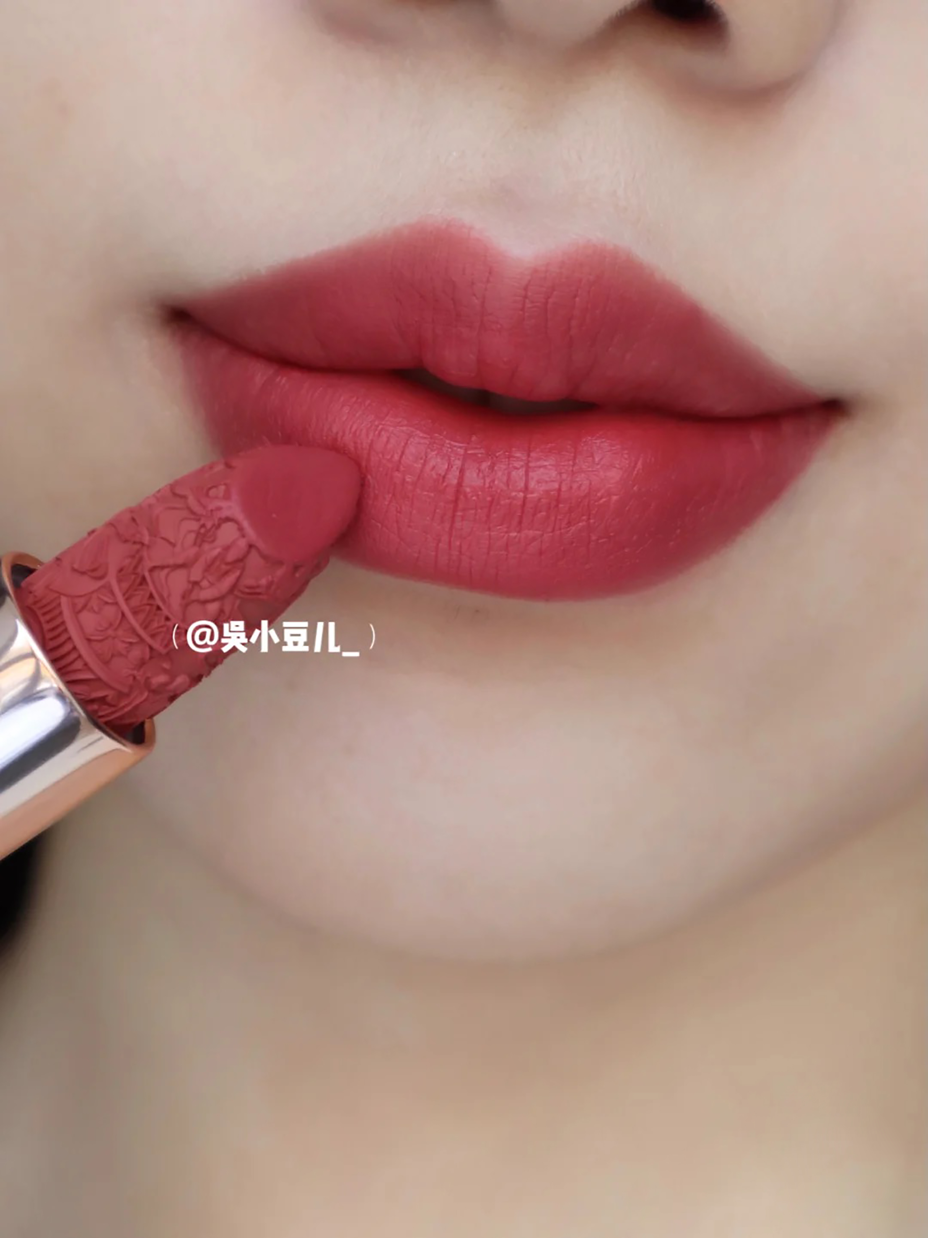 夏季必备的一款口红,夏季口红不易晕染掉色