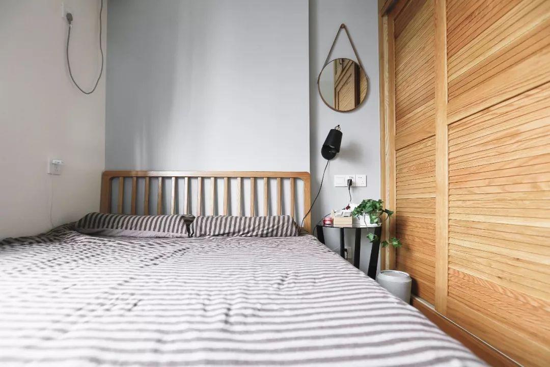 卧室太小床头柜放不下来,卧室床不放床头可以吗