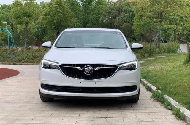 四缸英朗和轻混哪个好,英朗三缸和四缸哪个省油