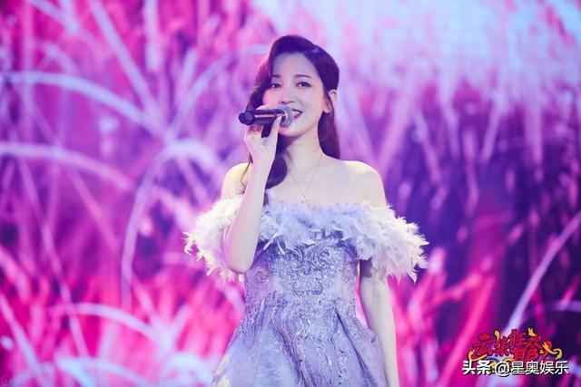 众星云集狂欢打call,线上线下一起领福利,我们可以!