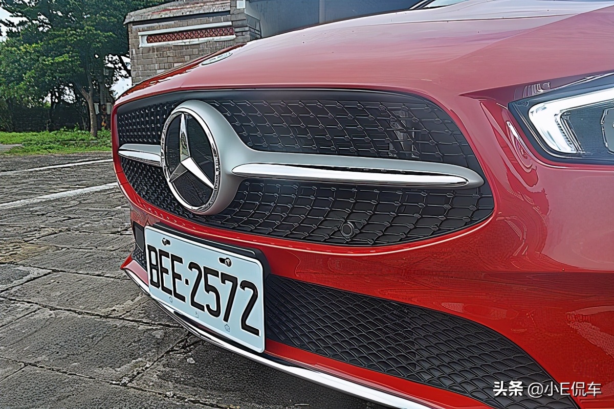 奔驰cla200动感和时尚的区别,新款奔驰cla200试驾视频