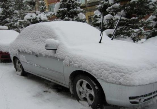 雨雪天开车必备,雨雪天气车辆开车注意事项