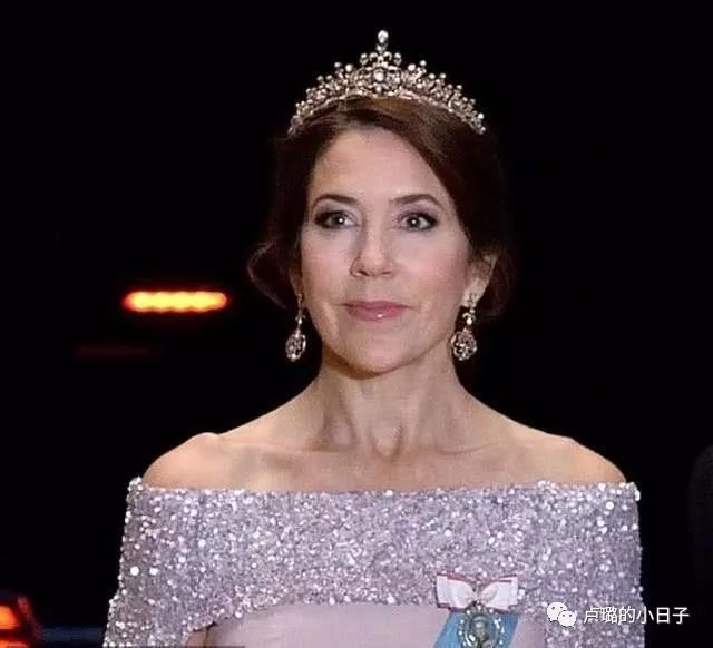 英国女王戴的超级超级珍贵的王冠,各国女王加冕皇冠图片