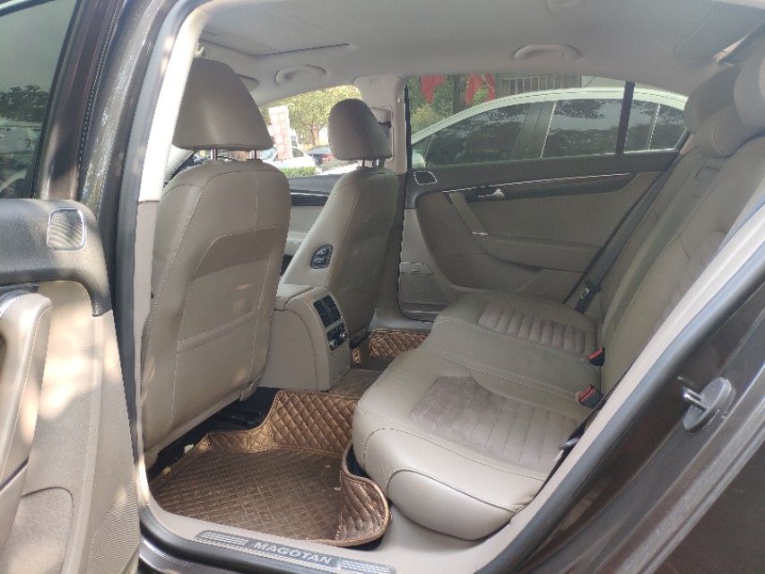 11万就能买到顶配,11万买个迈腾值不值得